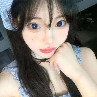 她比烟花寂寞